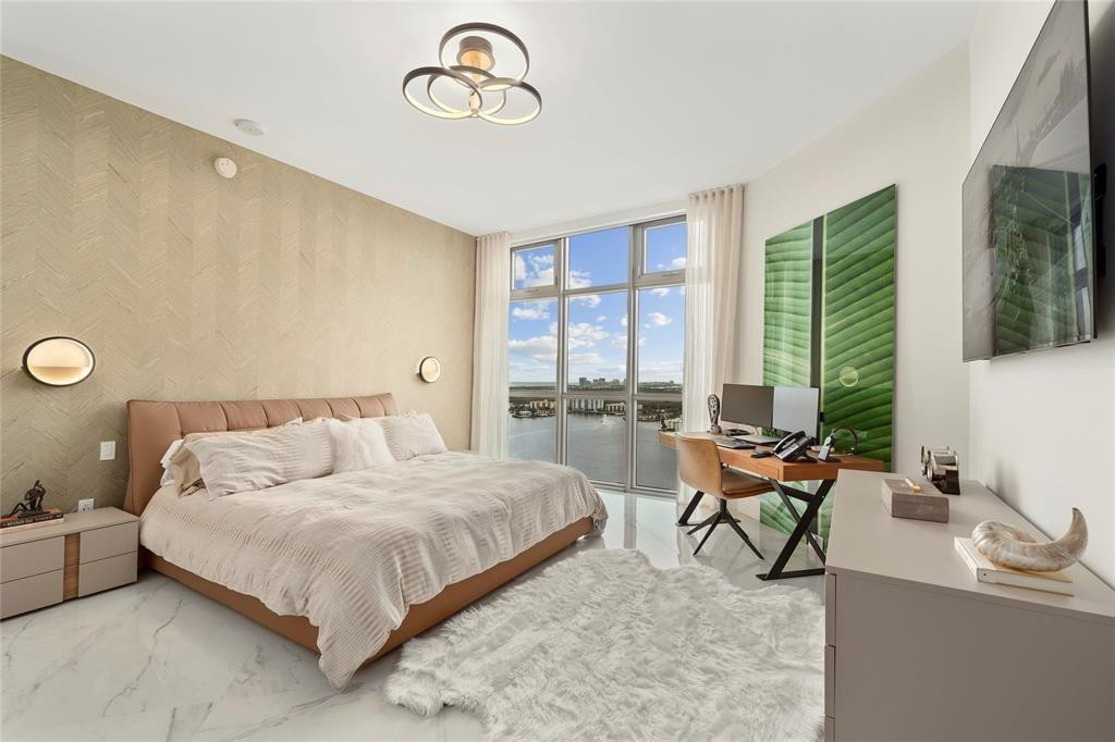 17301 Biscayne #Ph 7, Aventura FL 33160