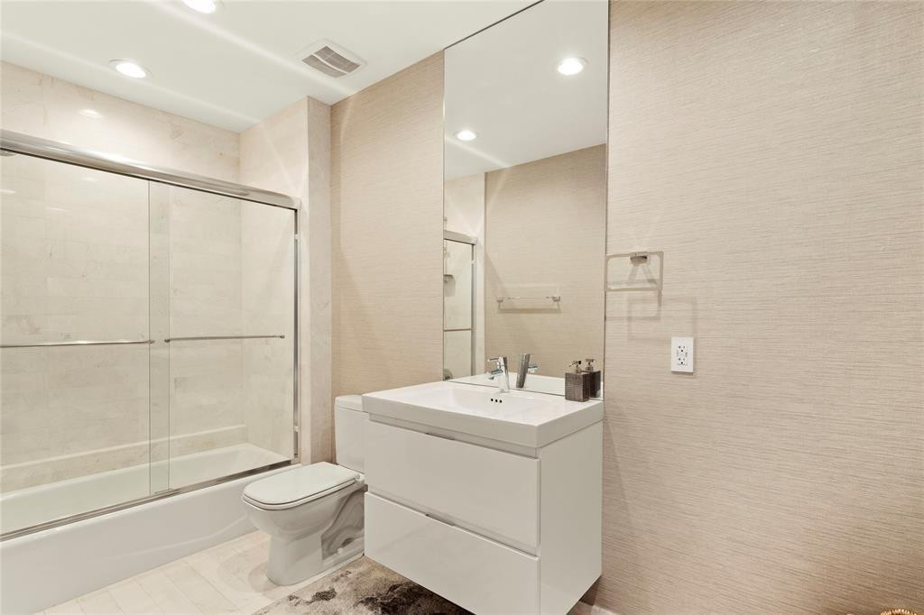 17301 Biscayne #Ph 7, Aventura FL 33160