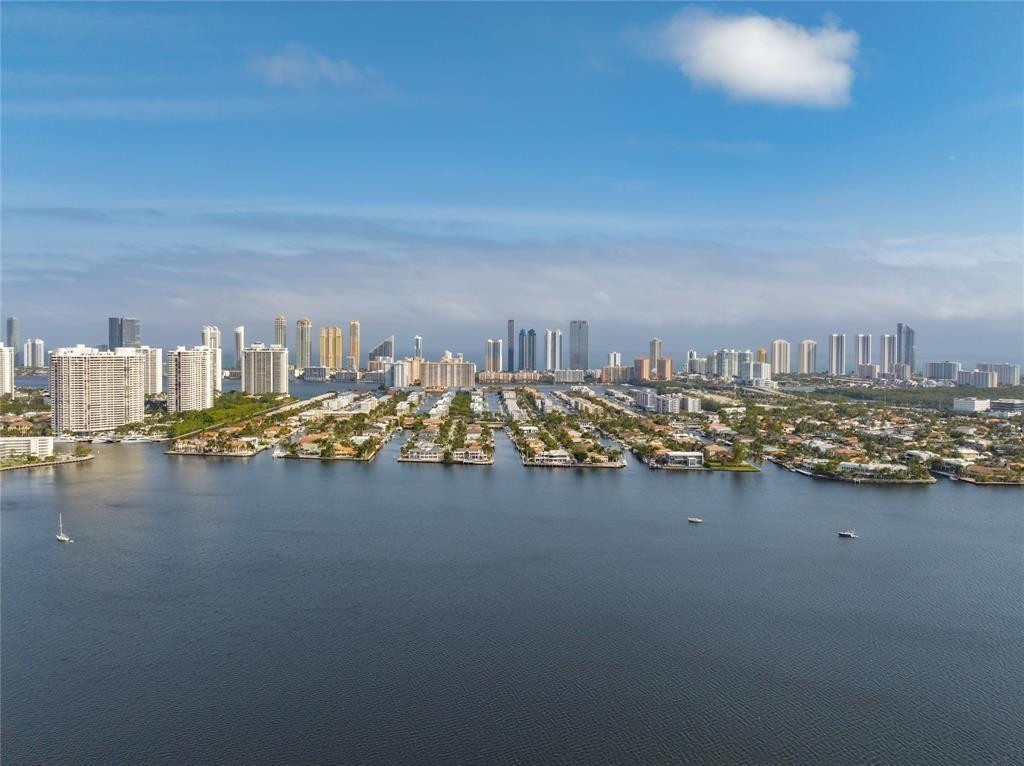 17301 Biscayne #Ph 7, Aventura FL 33160