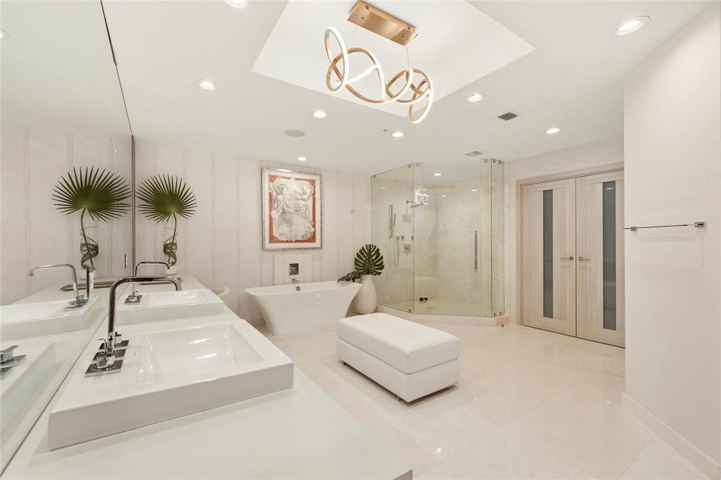 17301 Biscayne #Ph 7, Aventura FL 33160