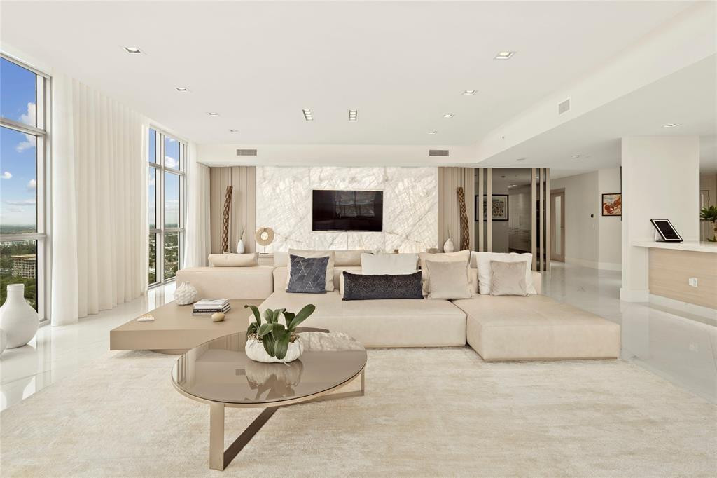 17301 Biscayne #Ph 7, Aventura FL 33160