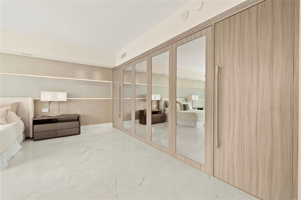 17301 Biscayne #Ph 7, Aventura FL 33160