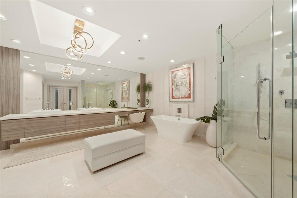 17301 Biscayne #Ph 7, Aventura FL 33160