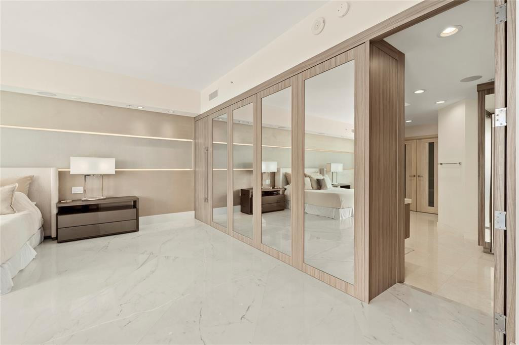 17301 Biscayne #Ph 7, Aventura FL 33160