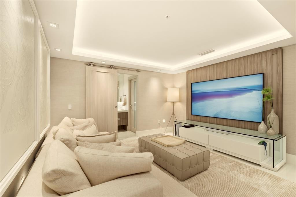 17301 Biscayne #Ph 7, Aventura FL 33160