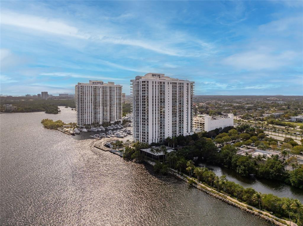 17301 Biscayne #Ph 7, Aventura FL 33160