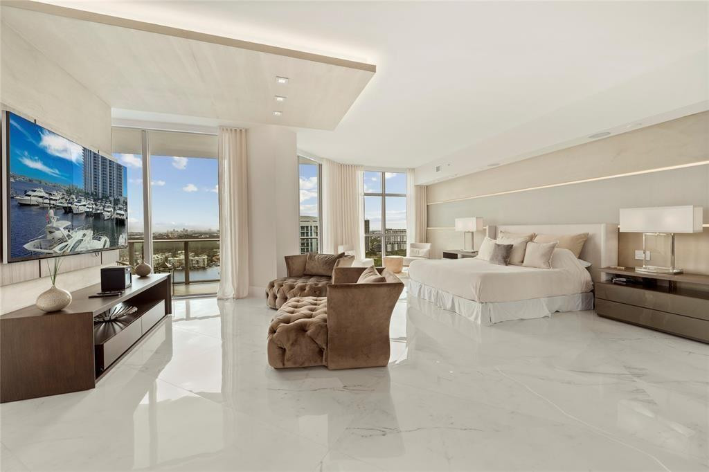 17301 Biscayne #Ph 7, Aventura FL 33160