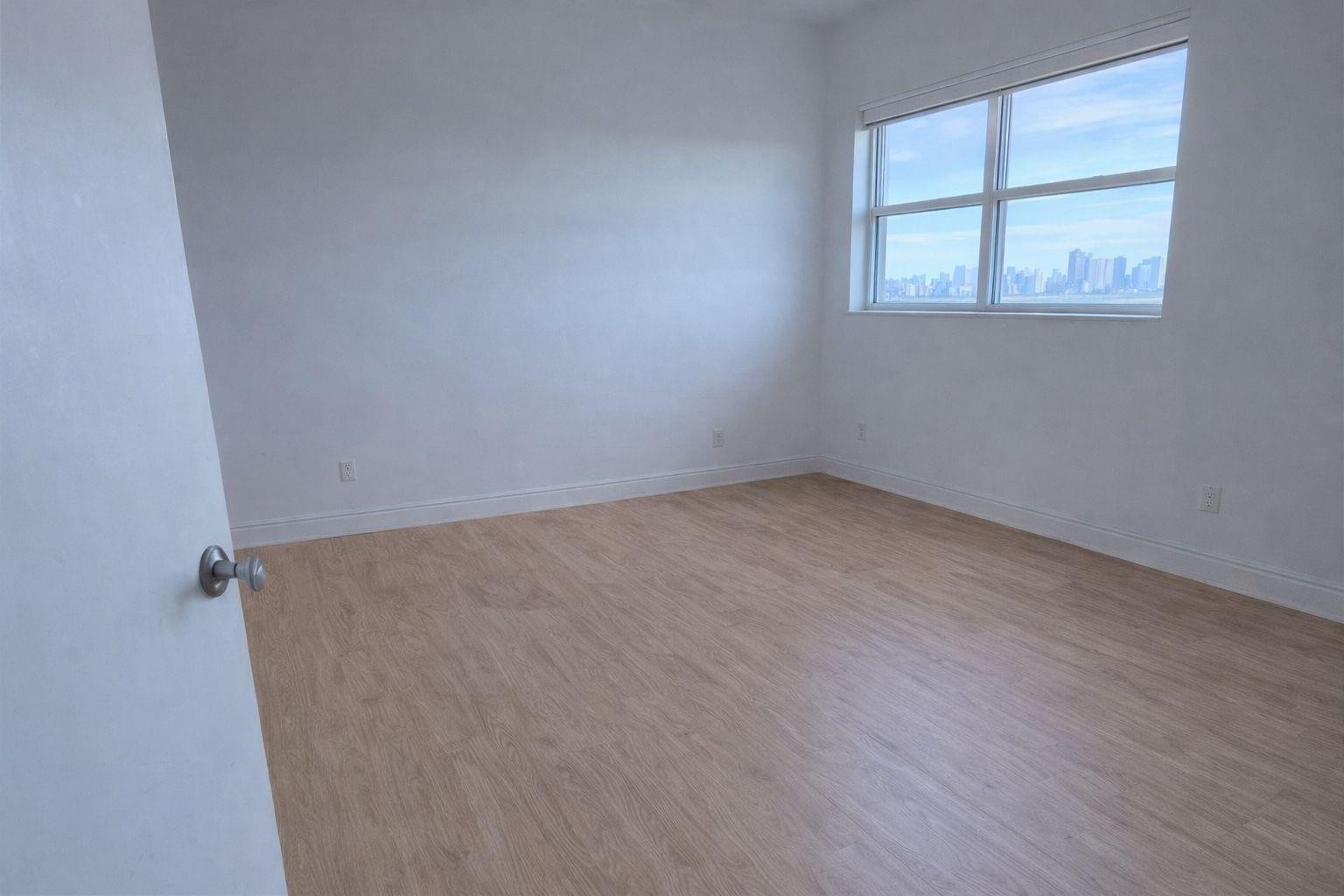 14951 Royal Oaks #1607, North Miami FL 33181