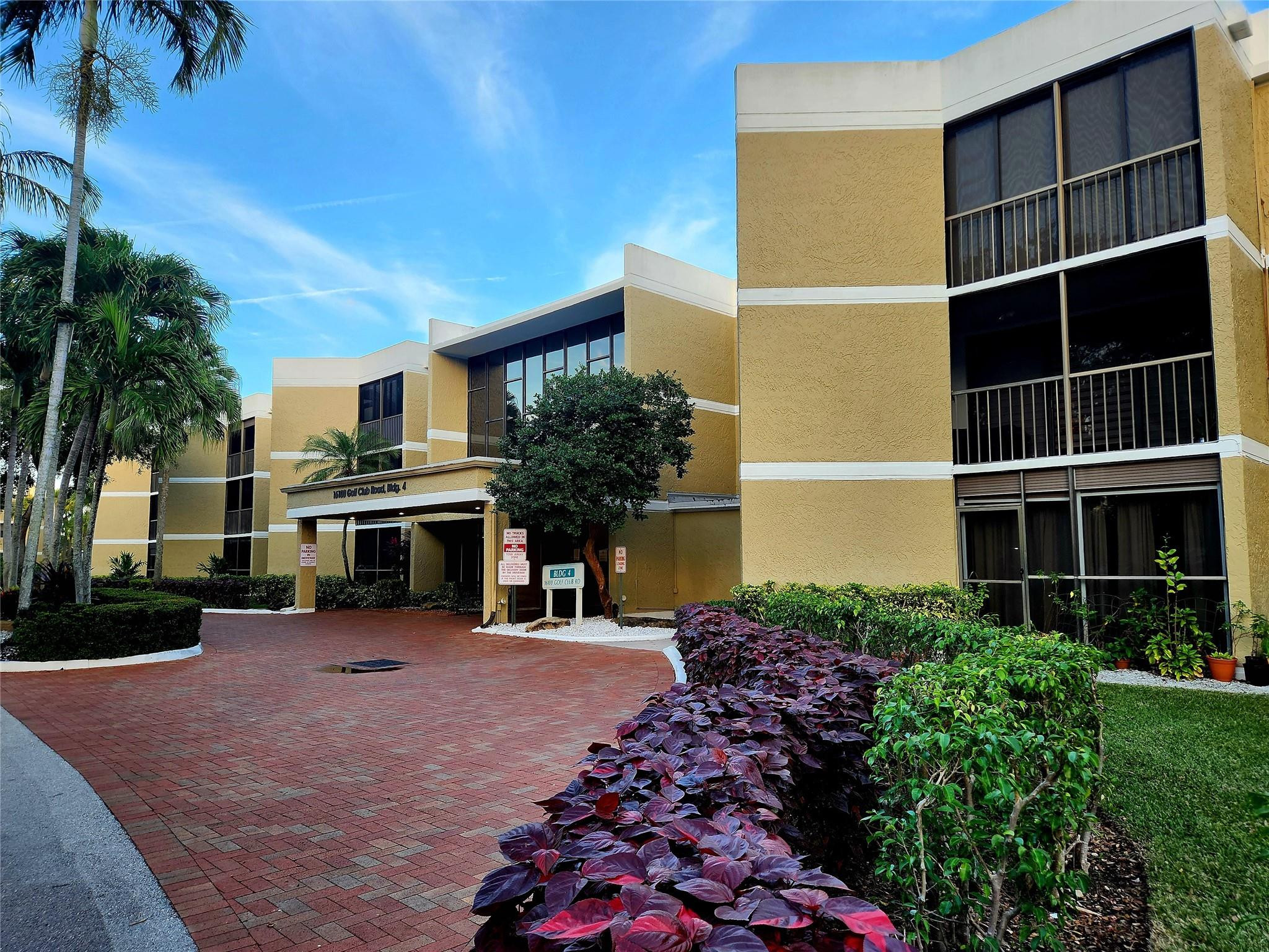 16100 Golf Club #301, Weston FL 33326