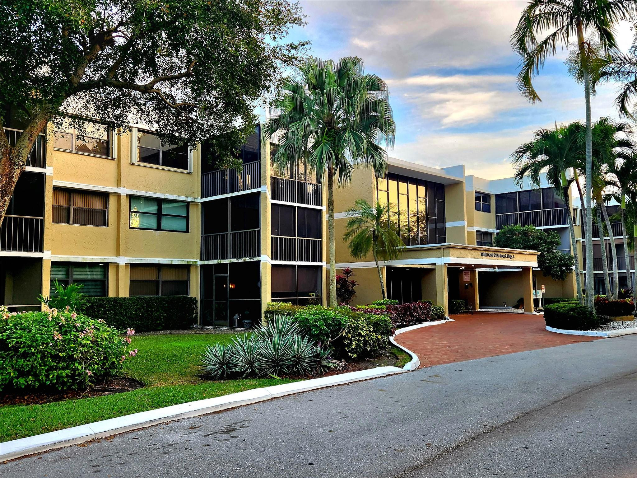 16100 Golf Club #301, Weston FL 33326