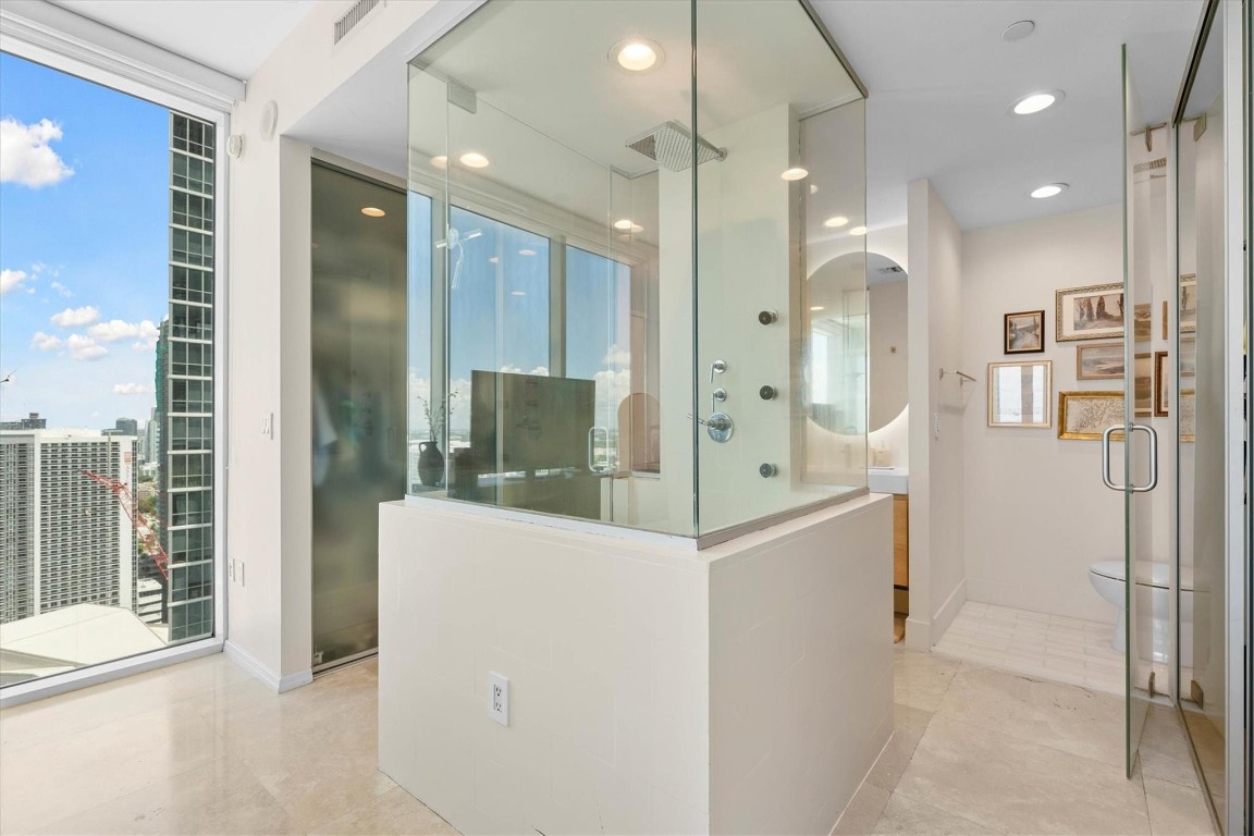 1040 Biscayne #3906, Miami FL 33132