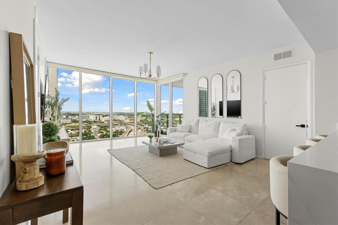1040 Biscayne #3906, Miami FL 33132
