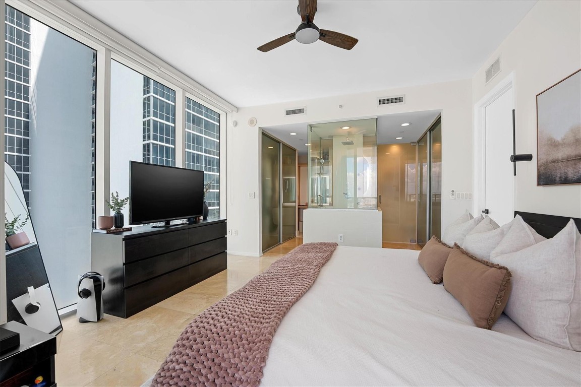 1040 Biscayne #3906, Miami FL 33132