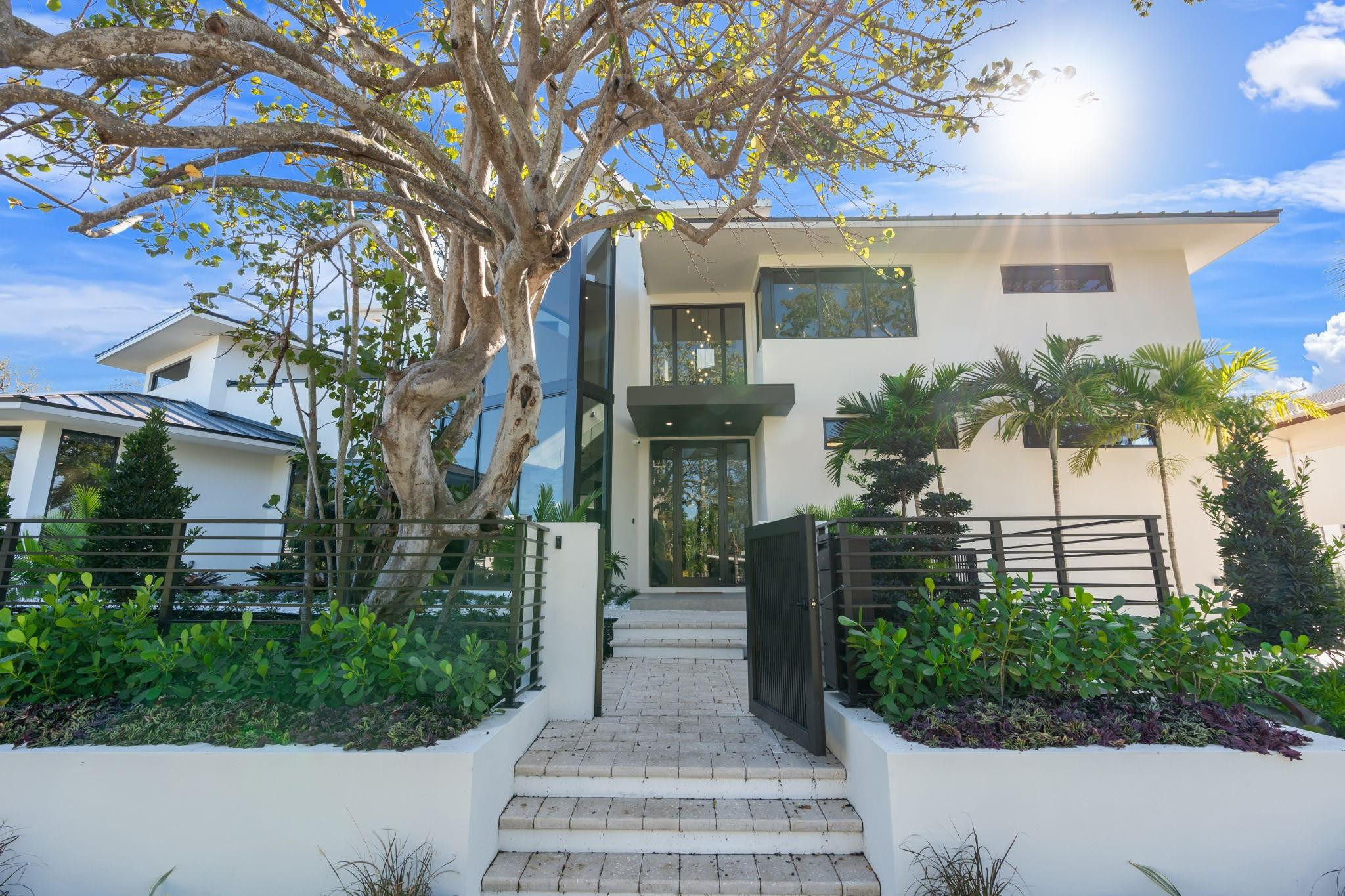 2035 Intracoastal, Fort Lauderdale FL 33305