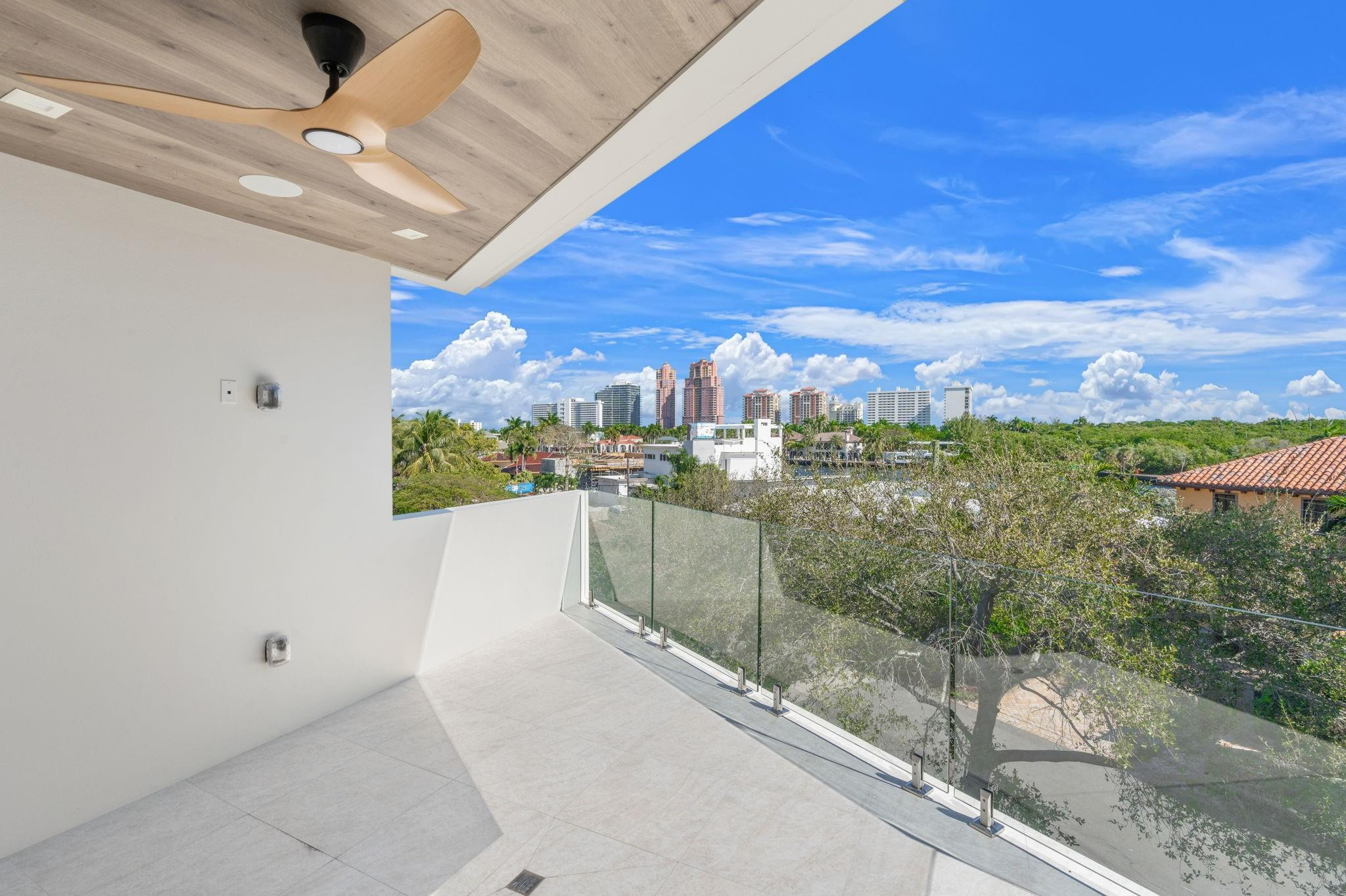 2035 Intracoastal, Fort Lauderdale FL 33305