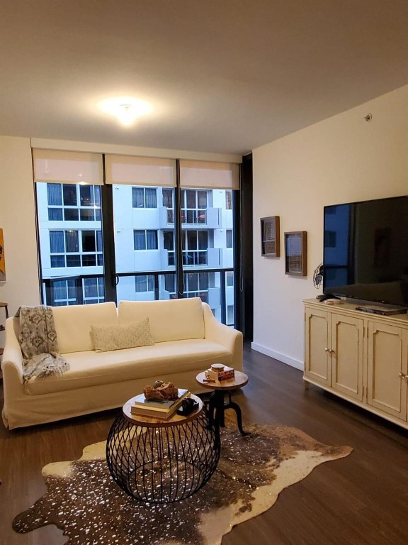 201 SW 17th #704, Miami FL 33129