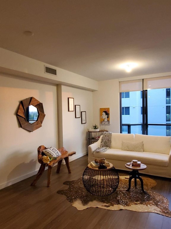 201 SW 17th #704, Miami FL 33129