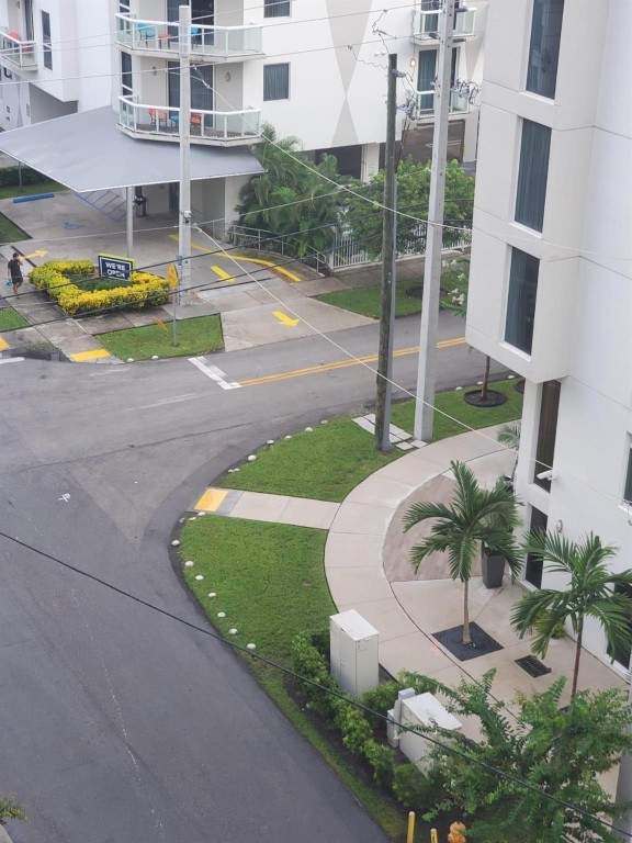 201 SW 17th #704, Miami FL 33129