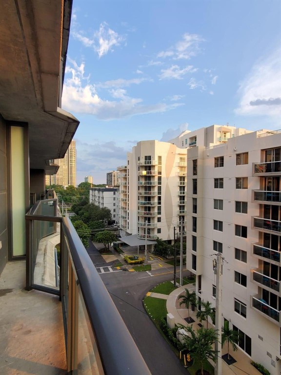 201 SW 17th #704, Miami FL 33129