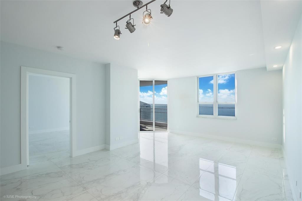 701 Brickell Key #2501, Miami FL 33131