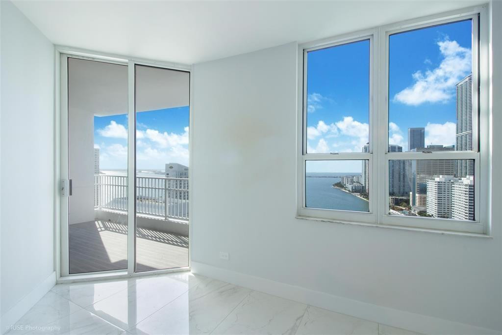701 Brickell Key #2501, Miami FL 33131