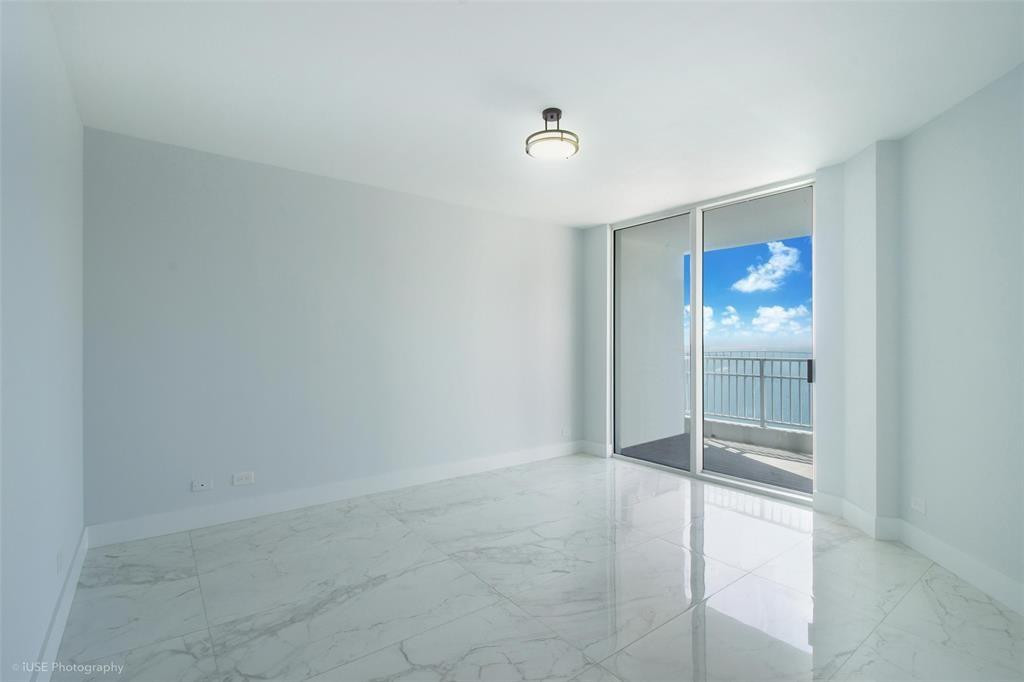701 Brickell Key #2501, Miami FL 33131