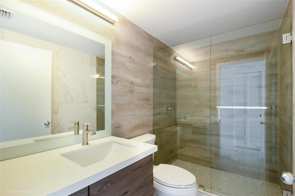 701 Brickell Key #2501, Miami FL 33131