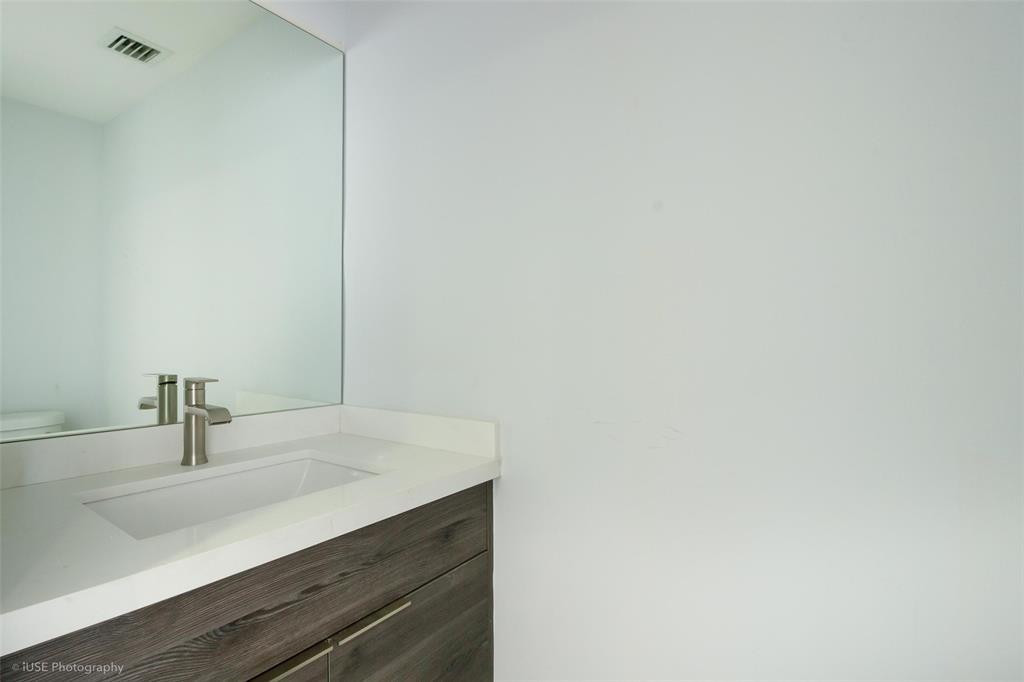 701 Brickell Key #2501, Miami FL 33131