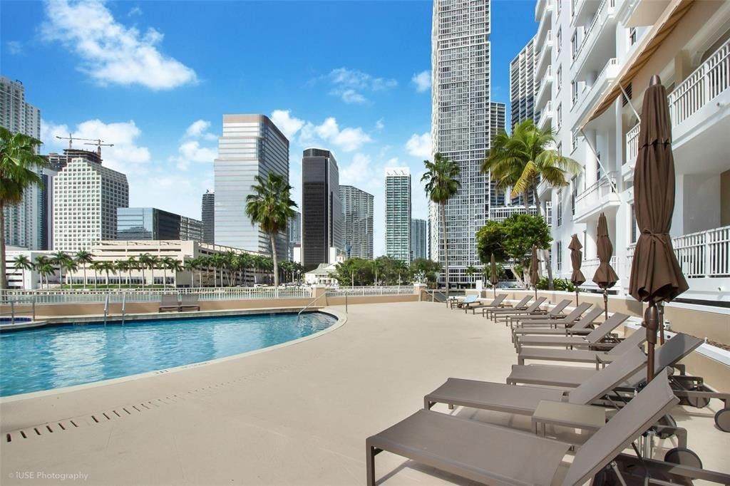701 Brickell Key #2501, Miami FL 33131