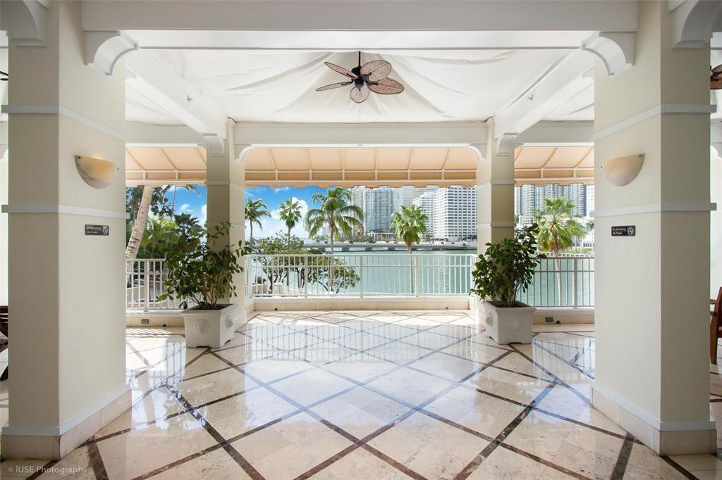 701 Brickell Key #2501, Miami FL 33131