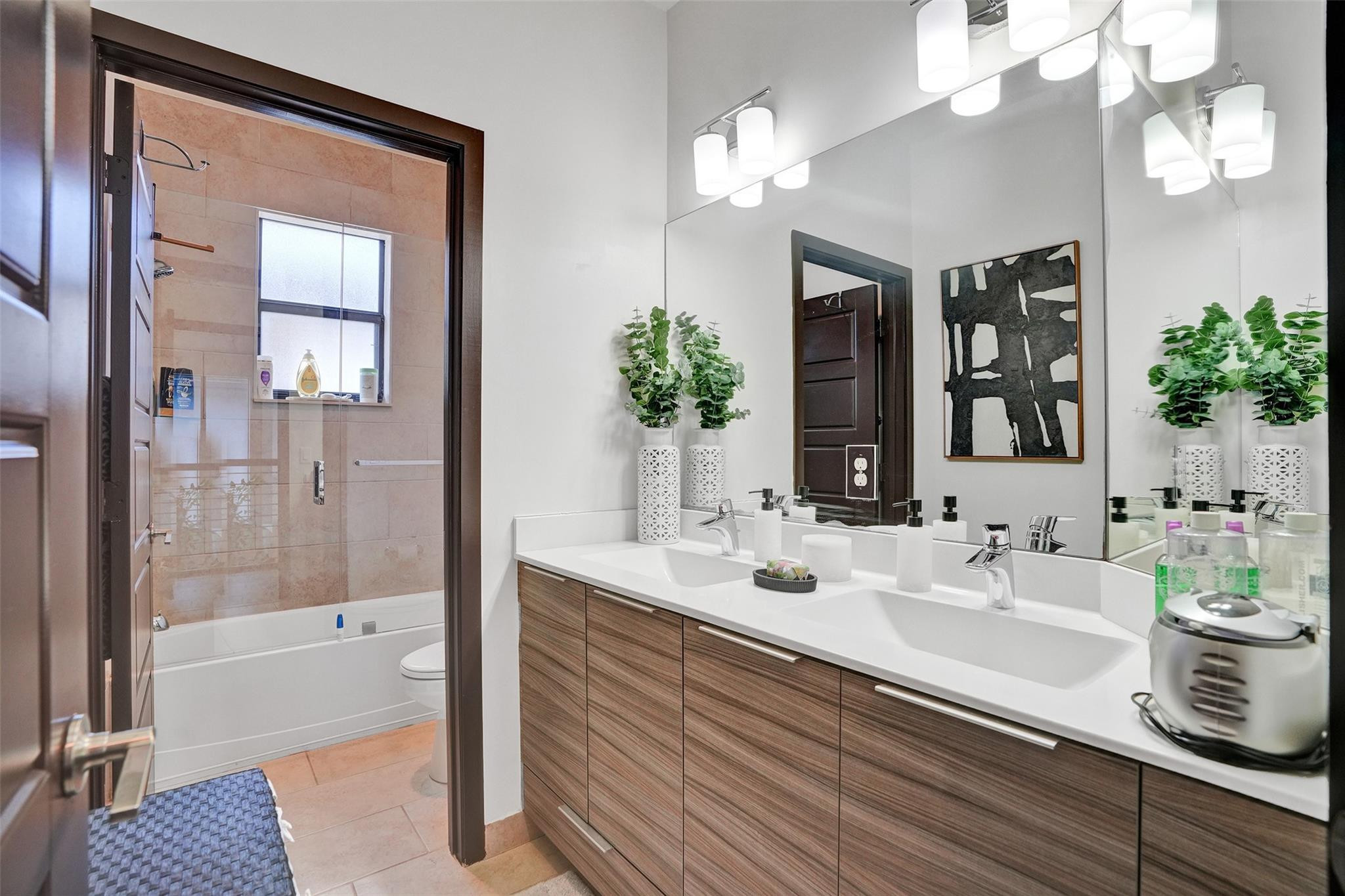 15501 NW 88th #15501, Miami Lakes FL 33018