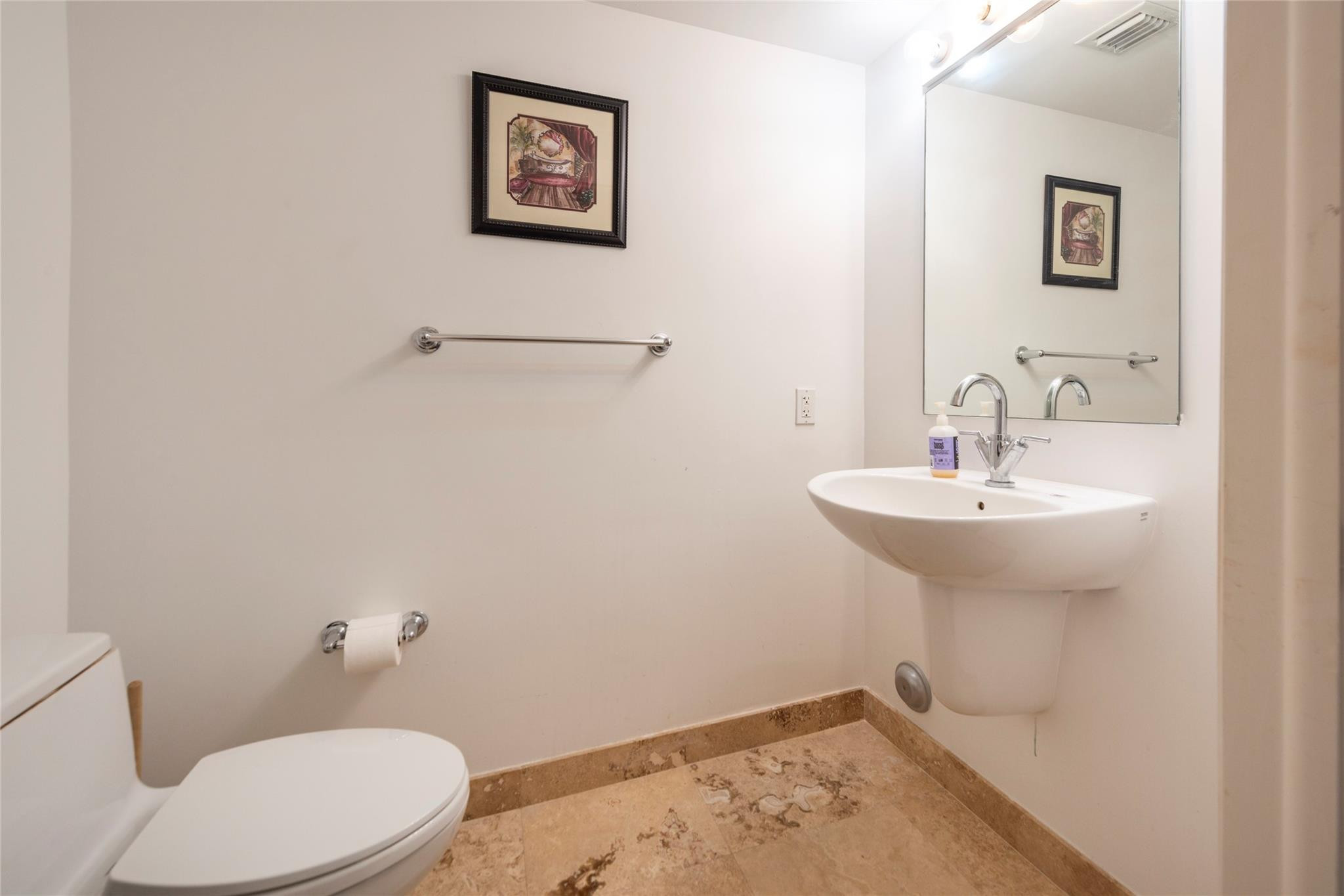 41 SE 5th #1315, Miami FL 33131