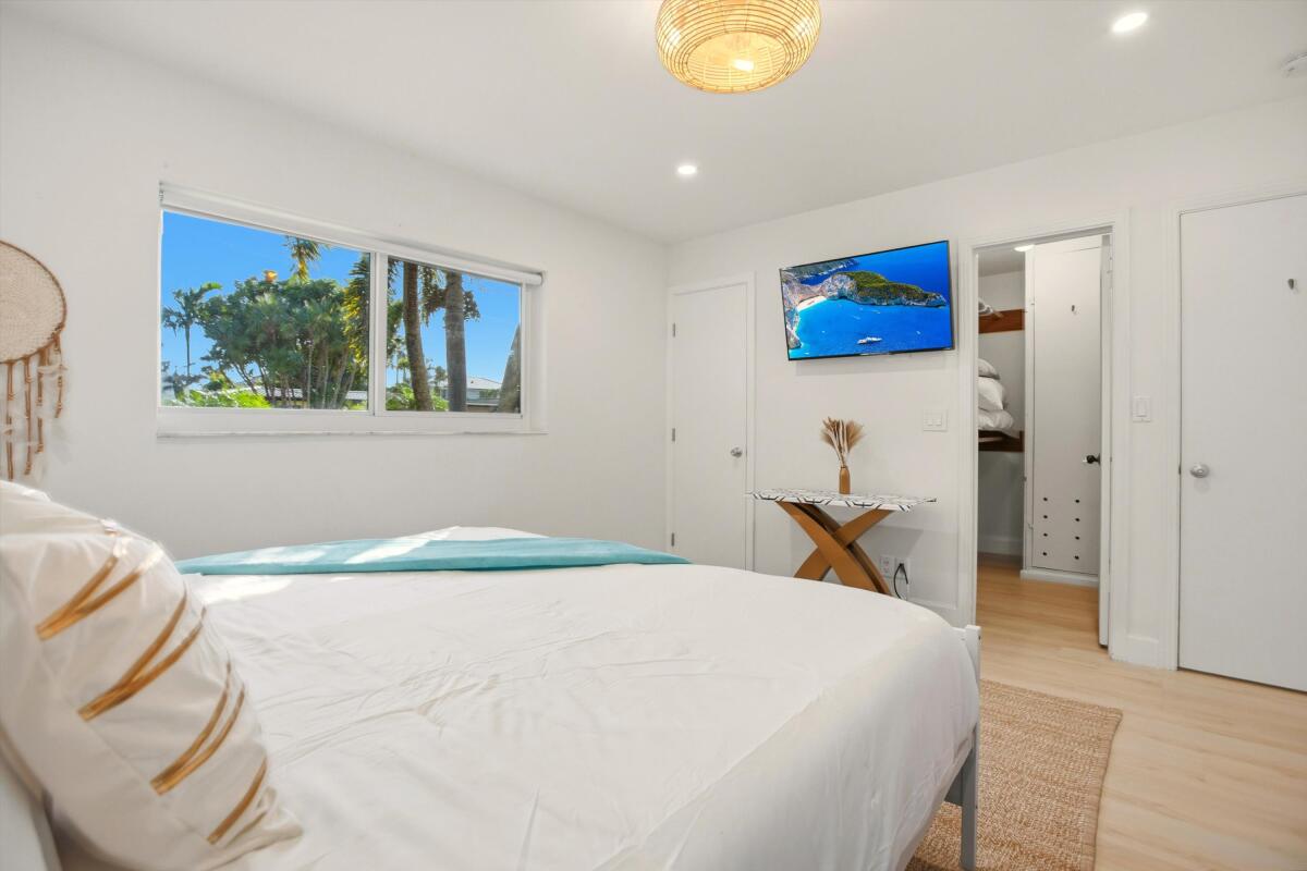 245 N Tradewinds, Lauderdale By The Sea FL 33308