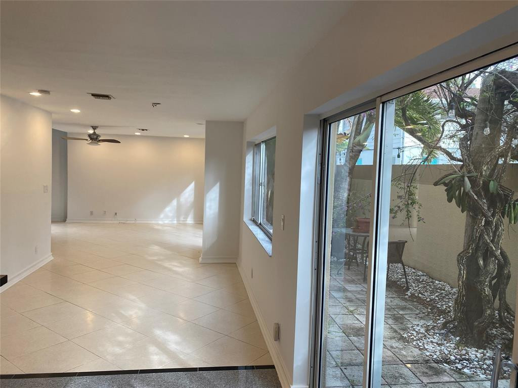 101 SE 15th #E, Fort Lauderdale FL 33301