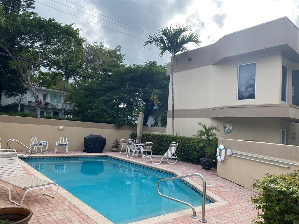 101 SE 15th #E, Fort Lauderdale FL 33301