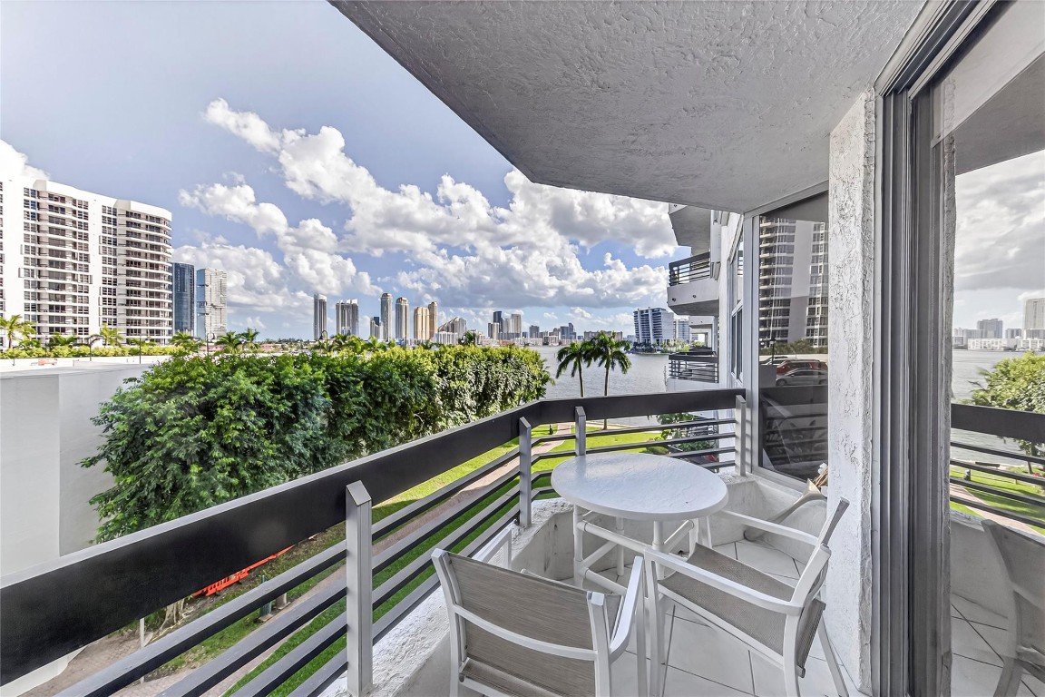 3530 Mystic Pointe #512, Aventura FL 33180