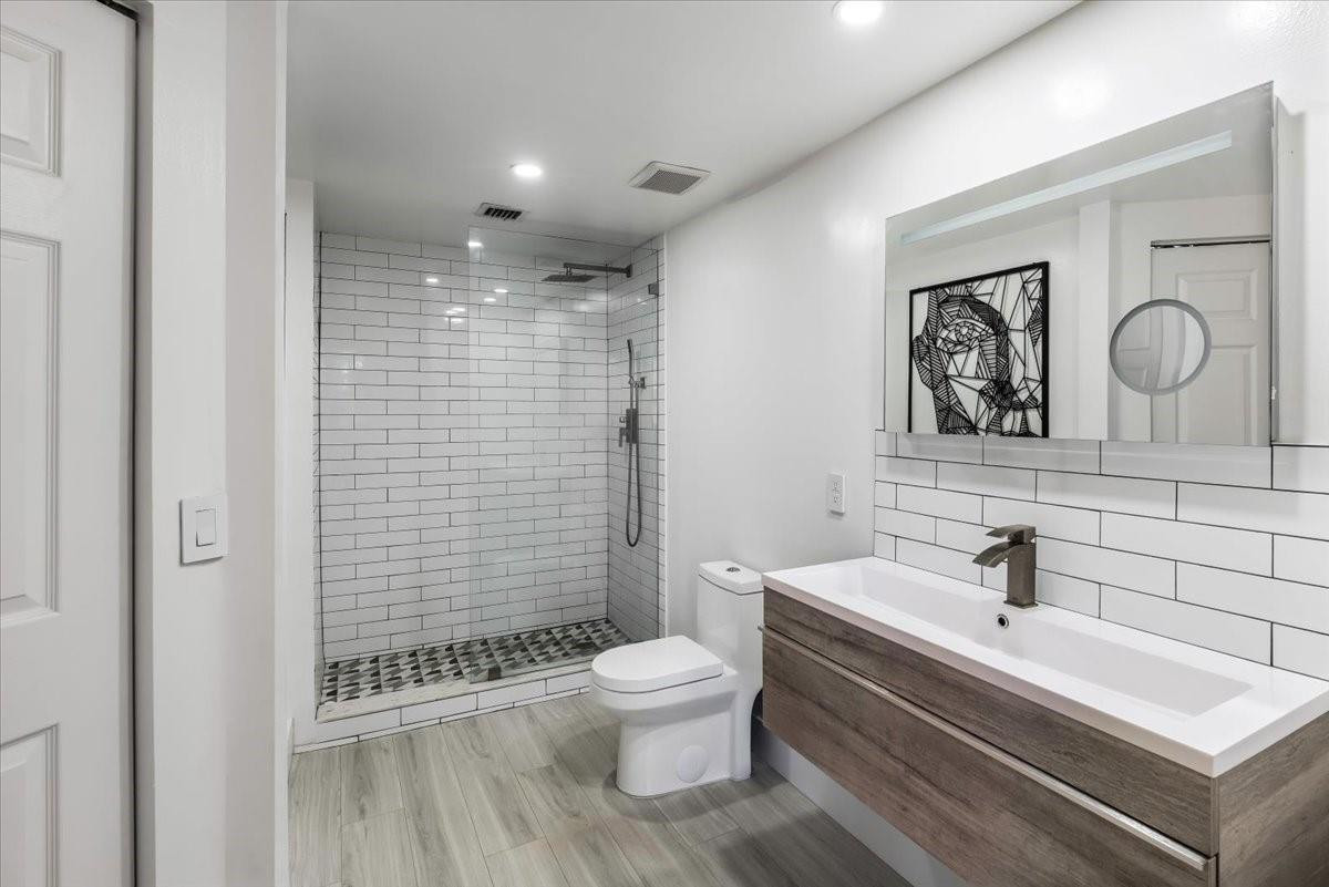 2452 Centergate #202, Miramar FL 33025