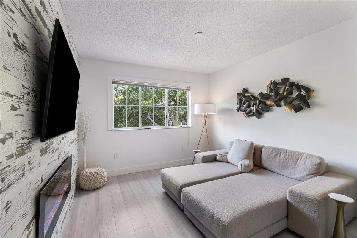 2452 Centergate #202, Miramar FL 33025