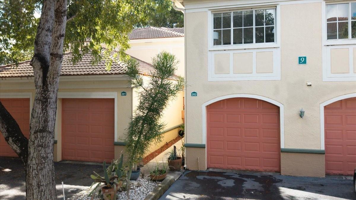 2452 Centergate #202, Miramar FL 33025