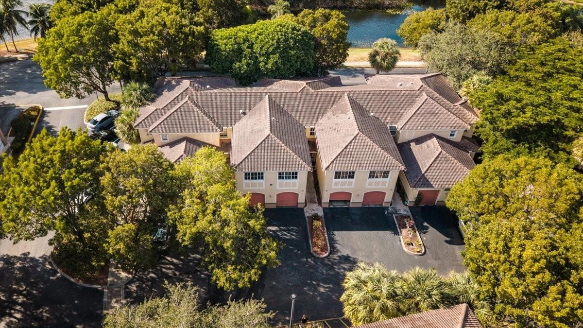 2452 Centergate #202, Miramar FL 33025