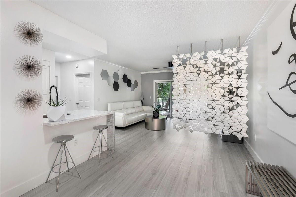 2452 Centergate #202, Miramar FL 33025
