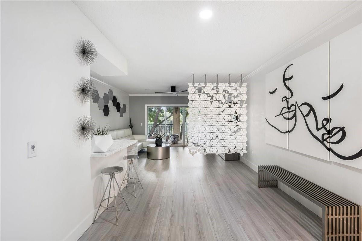 2452 Centergate #202, Miramar FL 33025