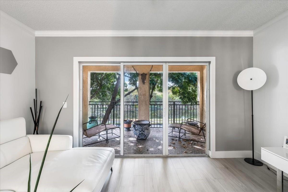 2452 Centergate #202, Miramar FL 33025