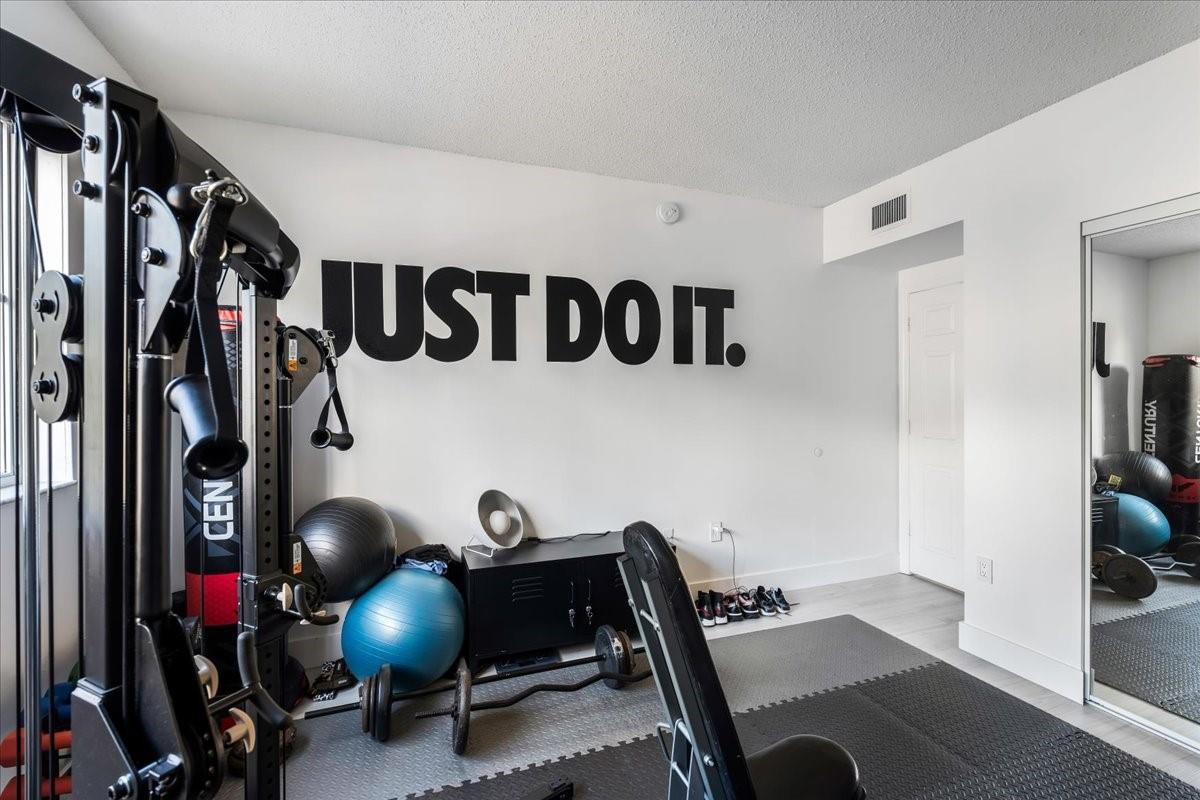 2452 Centergate #202, Miramar FL 33025