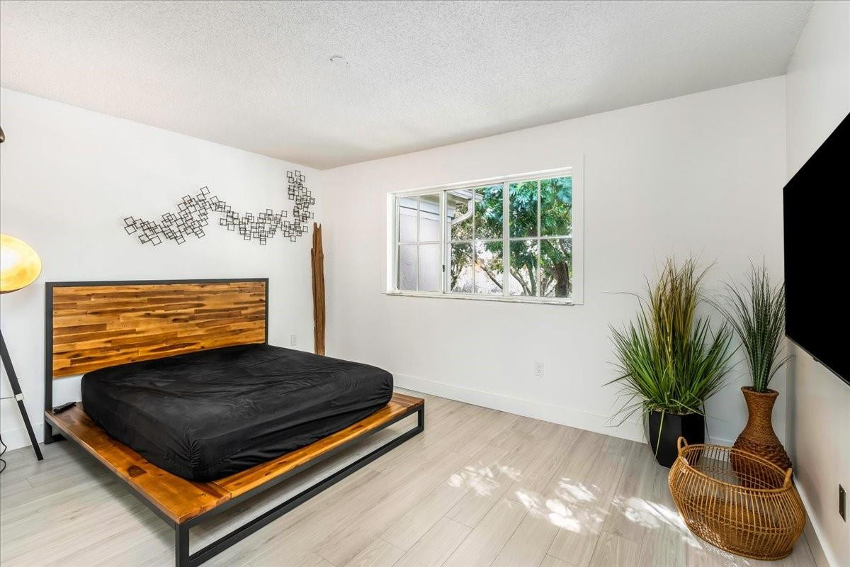 2452 Centergate #202, Miramar FL 33025