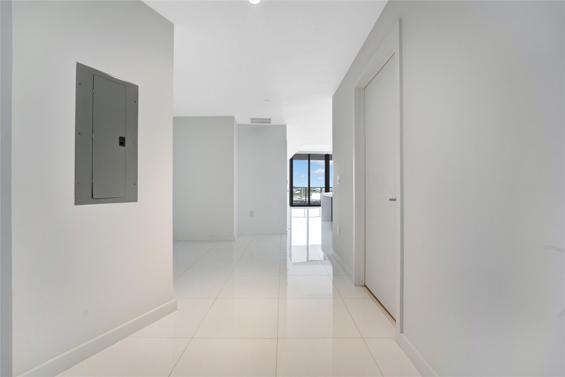 851 NE 1st #3500, Miami FL 33132