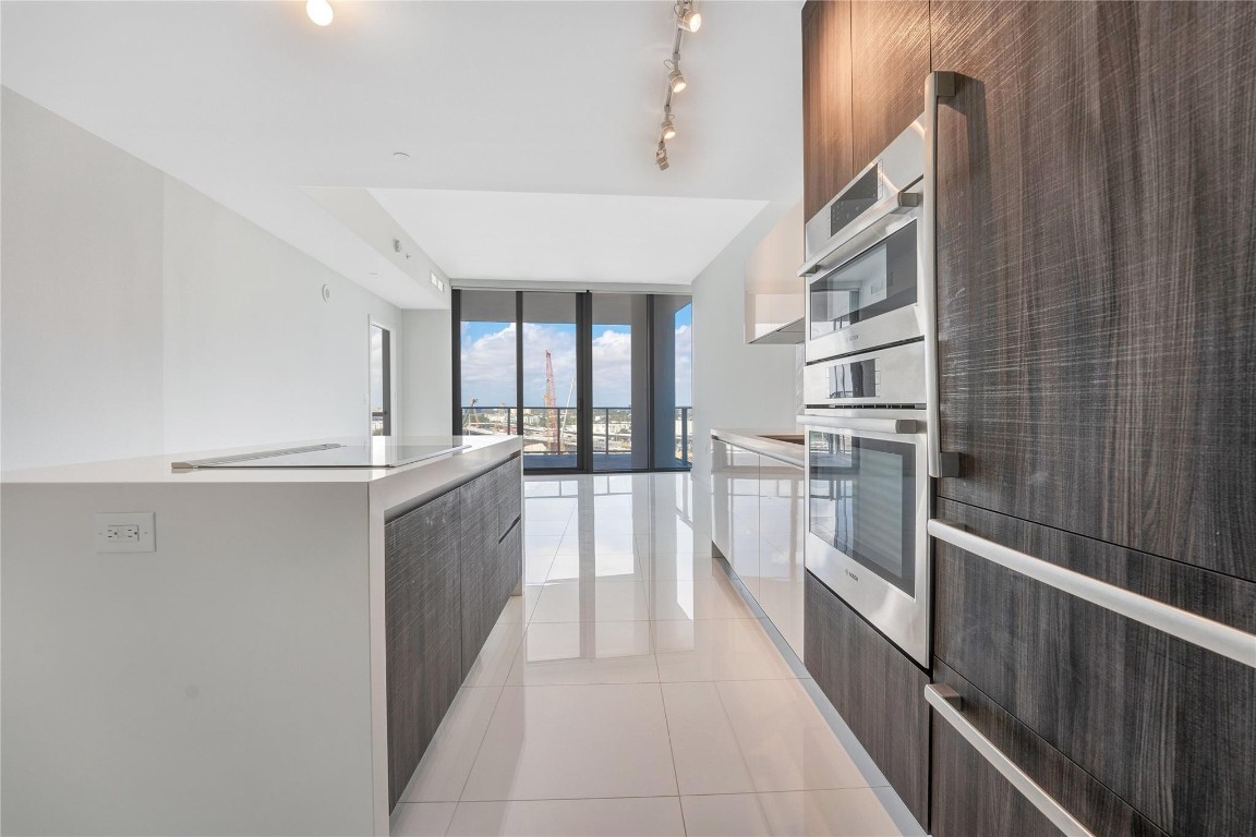851 NE 1st #3500, Miami FL 33132