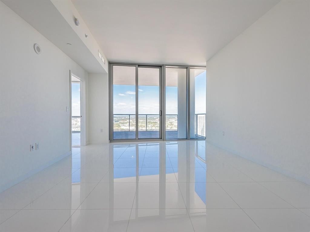 851 NE 1st #3500, Miami FL 33132
