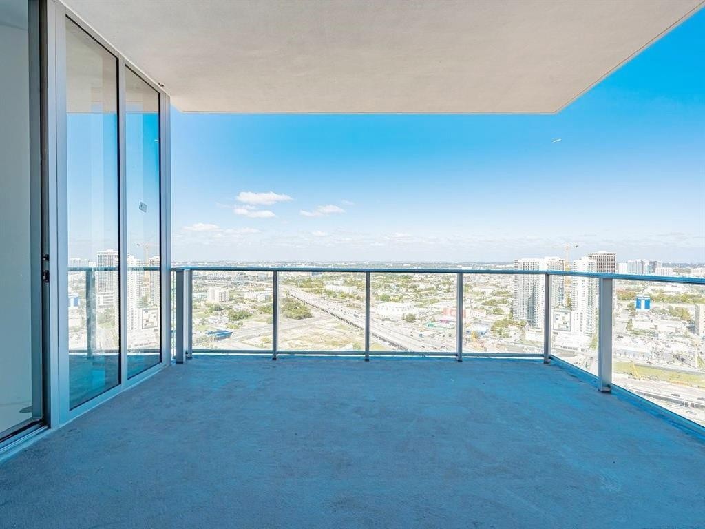 851 NE 1st #3500, Miami FL 33132