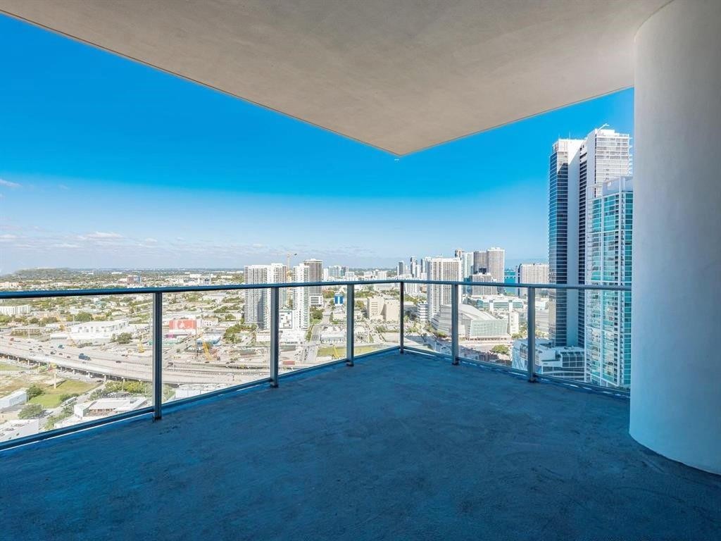 851 NE 1st #3500, Miami FL 33132